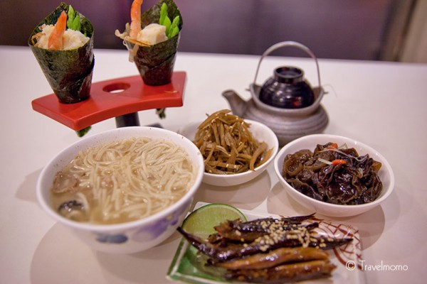 Xiao Xiang Ting offers a wide variety to Japanese food. 小巷亭提供各類日本料理