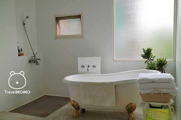 Bathroom of Jasmine in the wood. 森之茉莉衛浴室