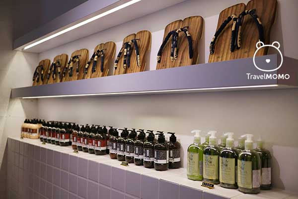 Shower accessories at Hot Spring Onion 蔥澡的沐浴用品