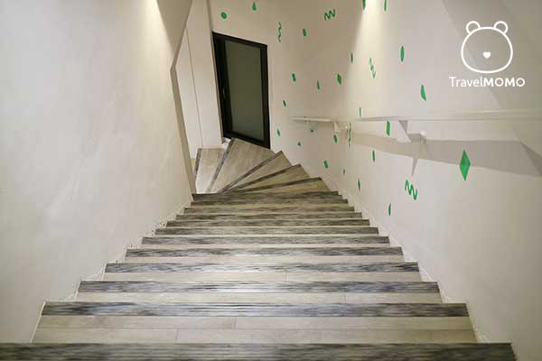 The interior design of Hot Spring Onion 蔥澡的室內裝修不錯