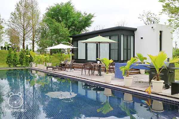 Poolside of Aura Villa 悠悅光泳池旁