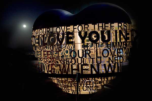 The love sculpture at Namsan in Seoul. 首爾南山的愛情雕塑