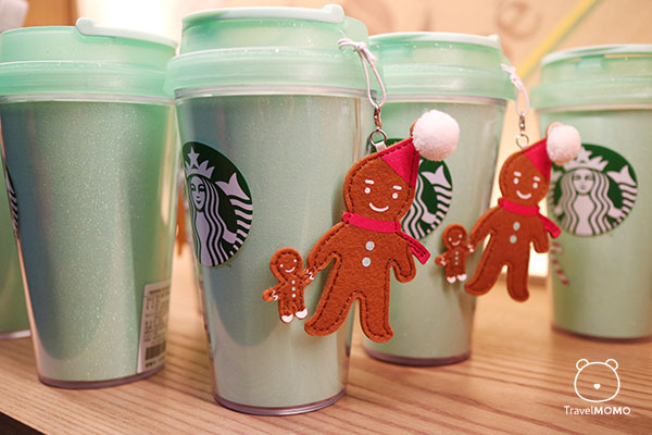Starbuck logo in Famille Station 韓國第800間星巴克