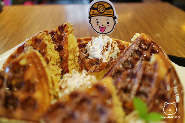 Waffles at Miners' Cafe & Restaurant in Gold Museum 