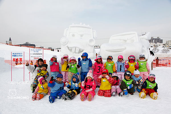 Snow sculptures at Asahikawa Winter Festival 旭川雪祭