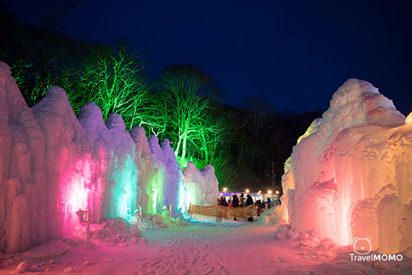 Lake Shikotsu Ice Festival. 支笏湖冰濤節。