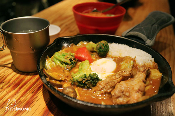 Camp, a vegetable curry restaurant chain in Japan. 野菜を食べるカレー camp