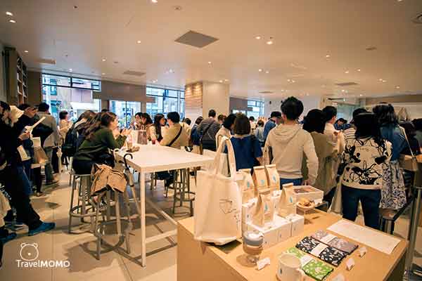 Blue Bottle Coffee in Shinjuku 新宿「藍瓶咖啡」