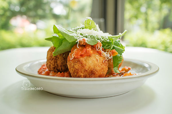 Gallery Cafe Miel in Gangnam, Seoul 