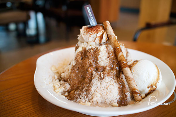 Vanilla coffee ice flakes at Hollys Coffee