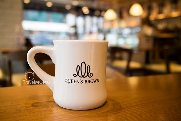 Queen's Brown cafe in Busan