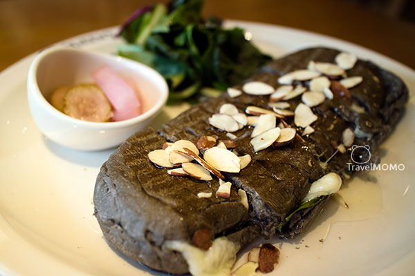 Queen's Brown cafe in Busan