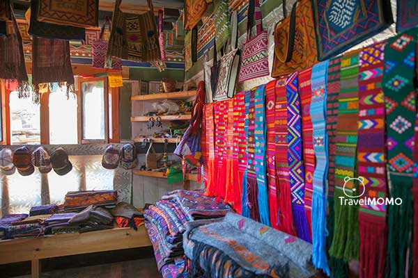 Weaving shop in Bhutan 不丹的紡織商店