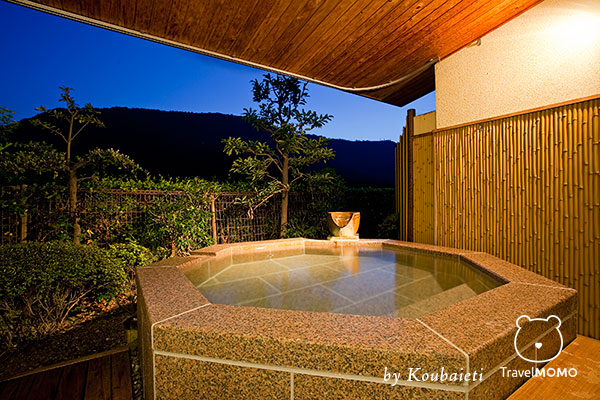 Koubaitei 紅梅亭